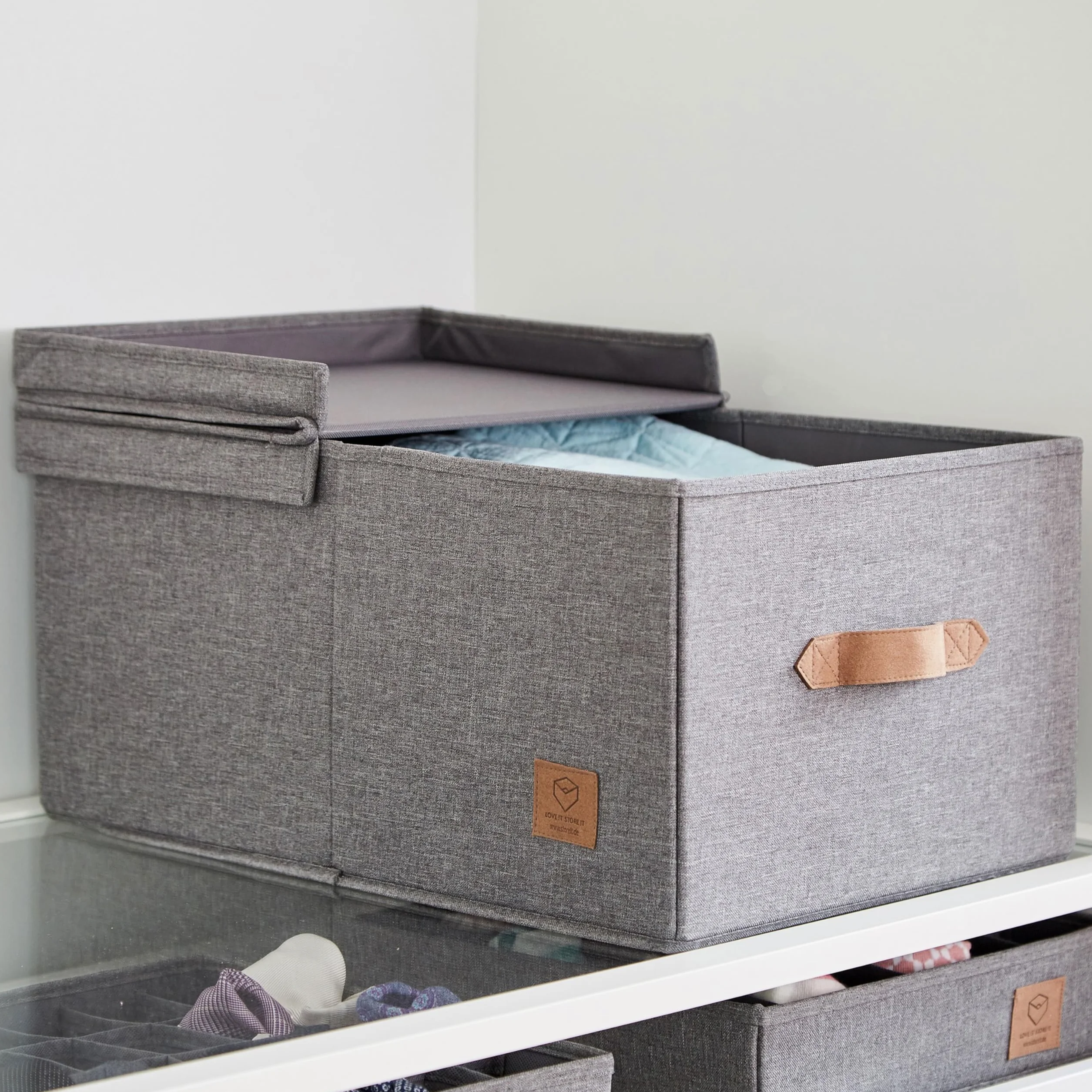 LOVE IT STORE IT Premium Scatola Portaoggetti con Coperchio - Scatole Tessuto di Lino - Rinforzata con Legno - Contenitore Grande Grigio 33x50x24 cm